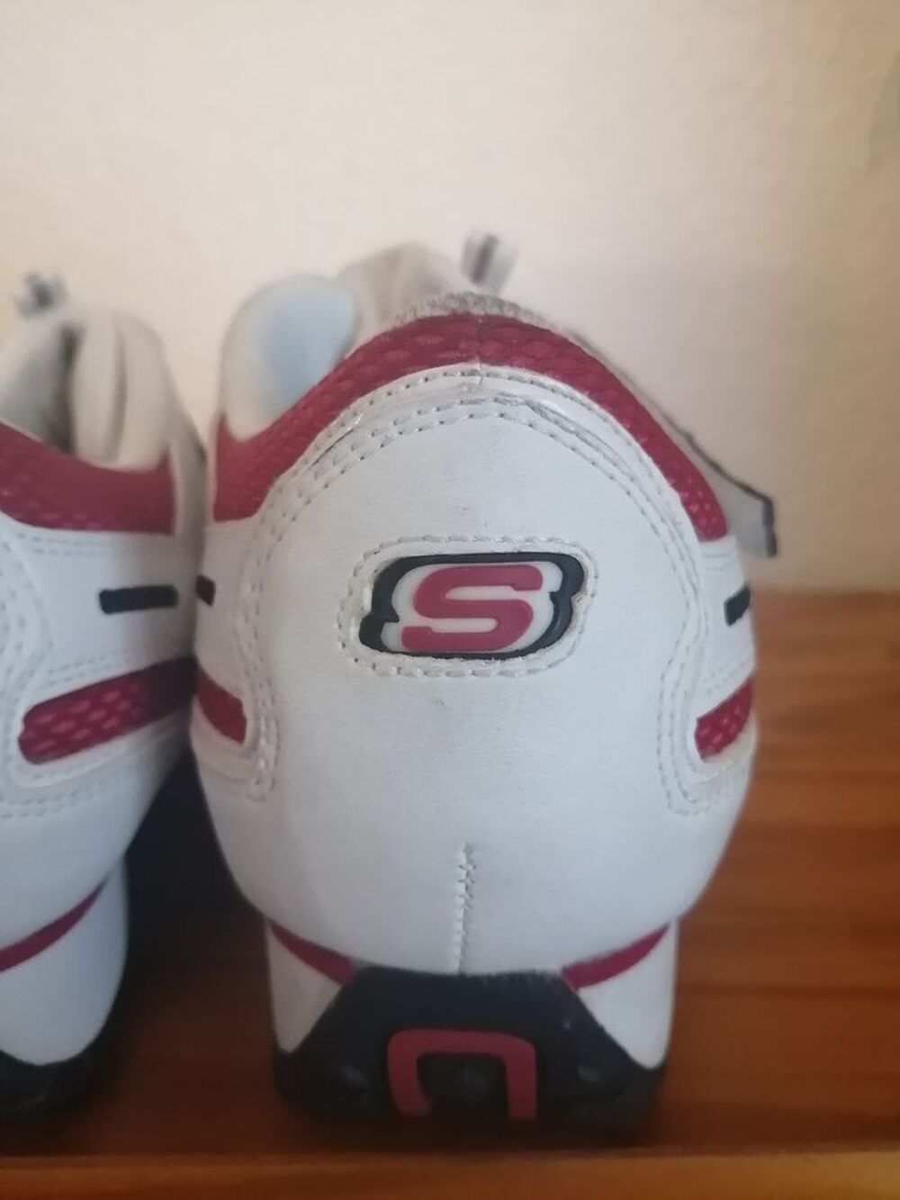 SKECHERS Chaussures V&eacute;lo/VTT pointure 40 Sports
