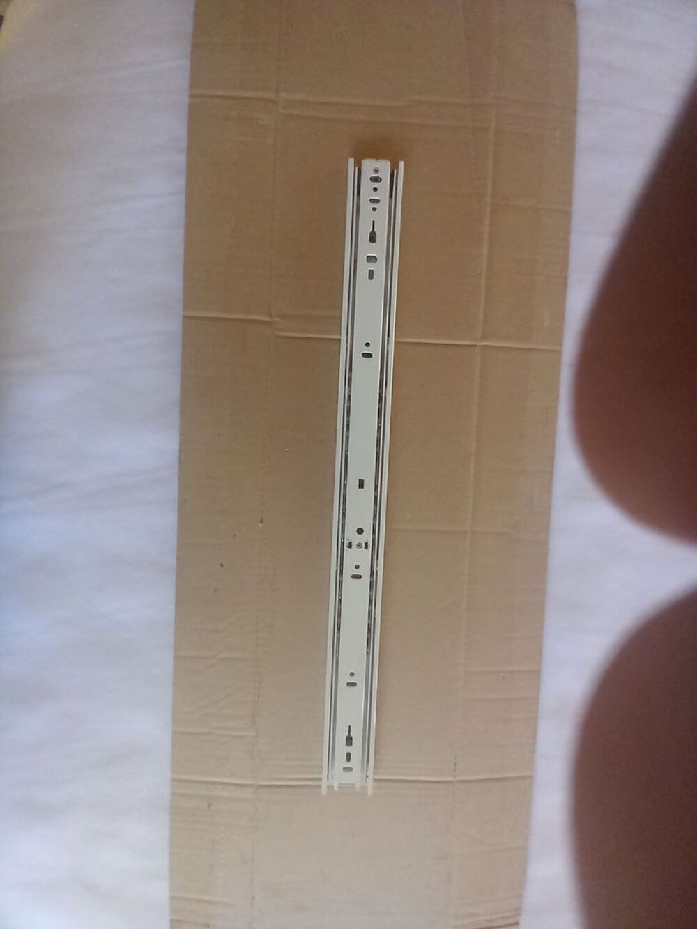 Paire de coulisses &agrave; sortie totale Accuride neuve, Bricolage
