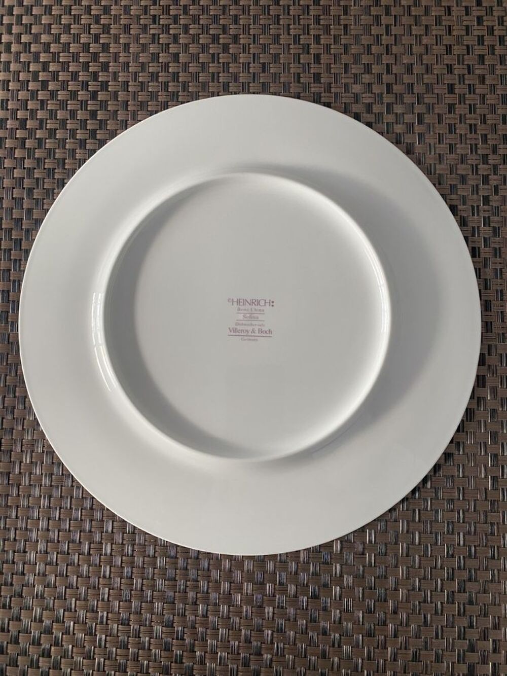 Lot 6 (+1) assiettes de pr&eacute;sentation Villeroy &amp; Boch Décoration