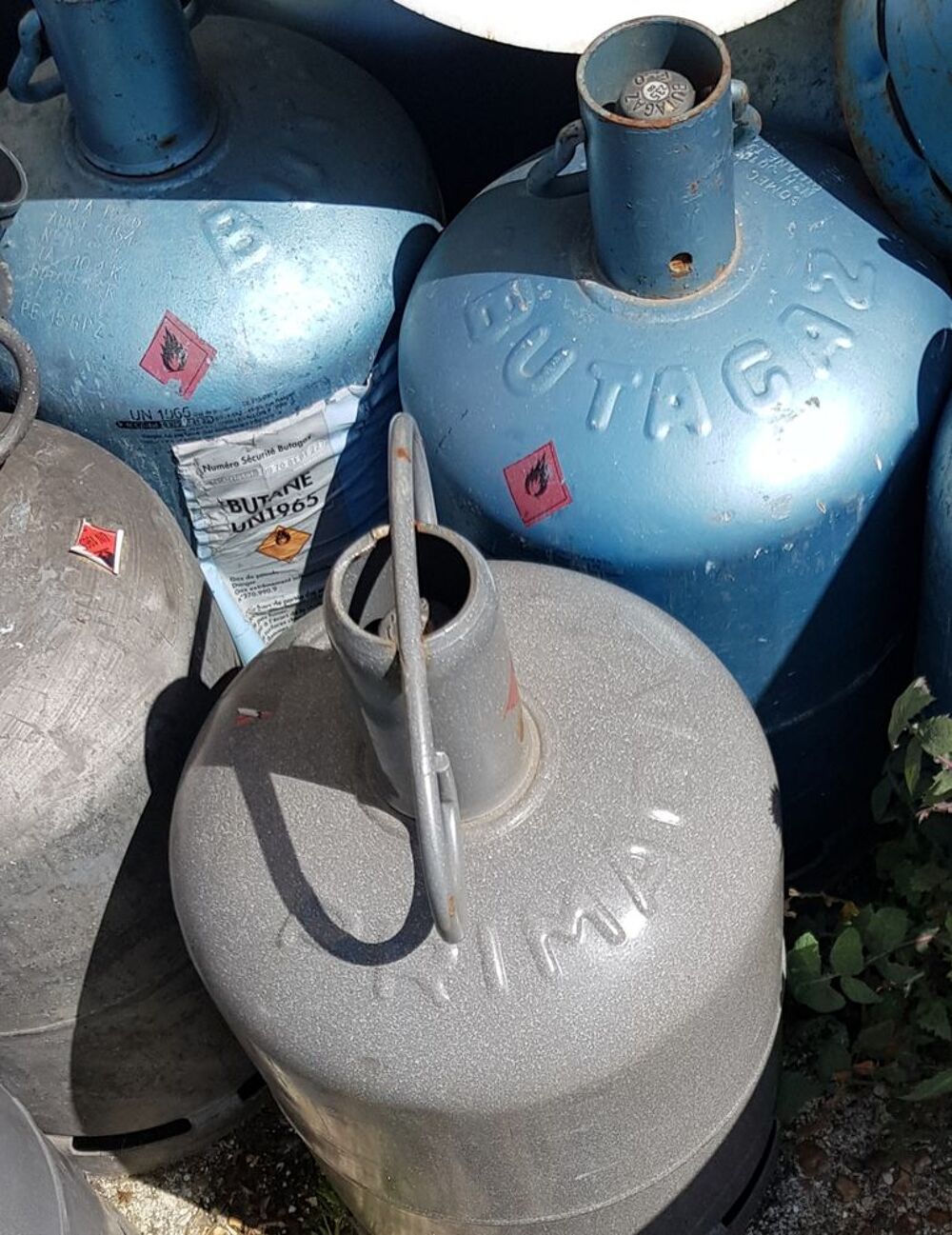 Bouteilles de gaz vides pour consigne Cuisine