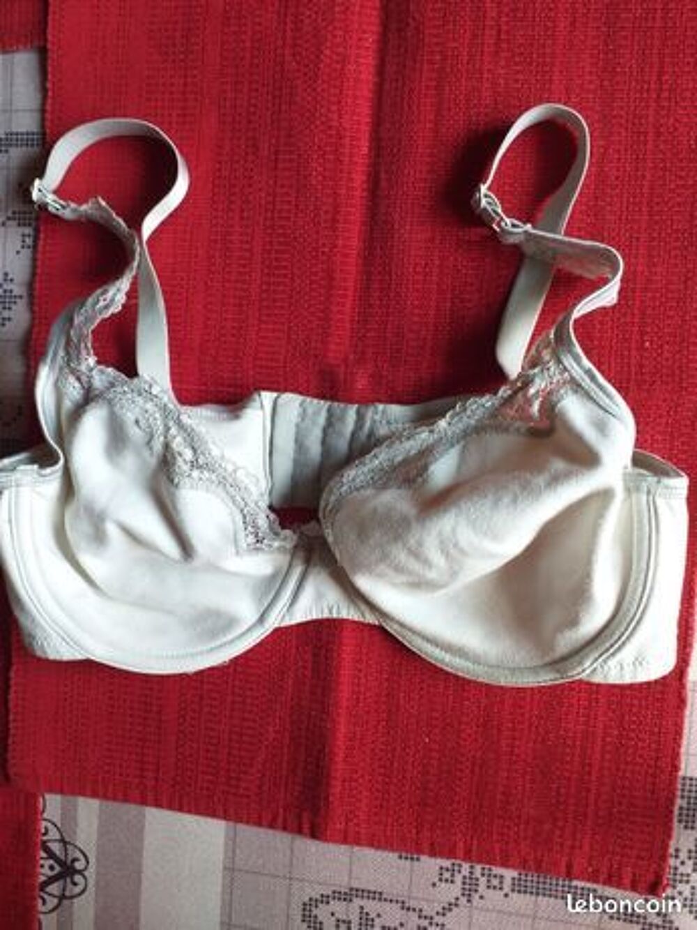 SOUTIEN GORGE POITRINE 90C Vêtements