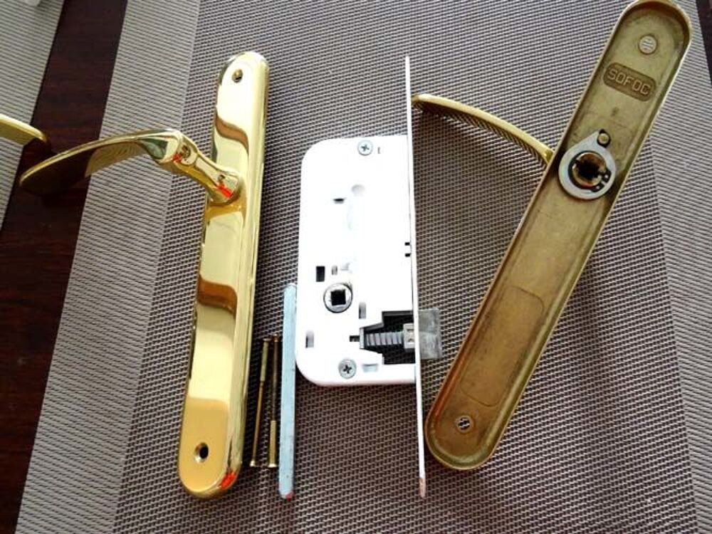 Poign&eacute;e de porte en laiton polis + serrure, lot de 2,TBE Bricolage