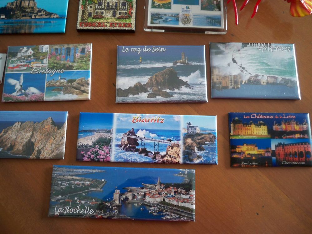 Magnets JAMAIS SERVIS, 1€ la pi&egrave;ce 