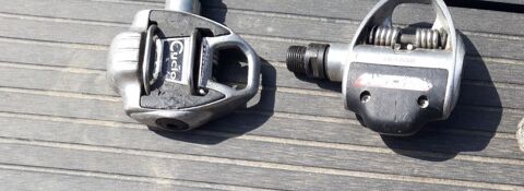 p�dales automatique.1 paire cyclo 12 Ancenis (44)