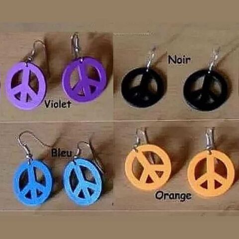 Boucles d'oreilles PEACE en bois 1 Nimes (30)