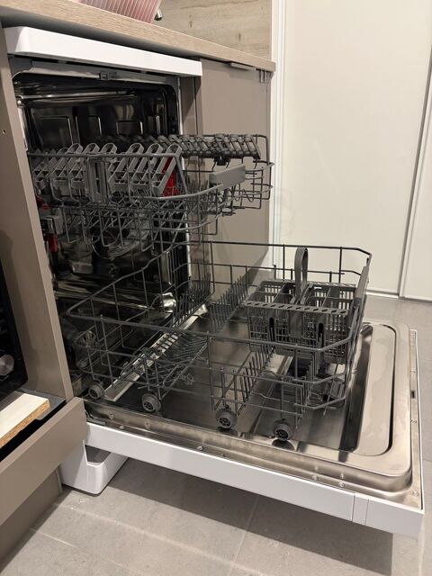 Lave-vaiselle Whirpool 6me sens 270 Bernis (30)