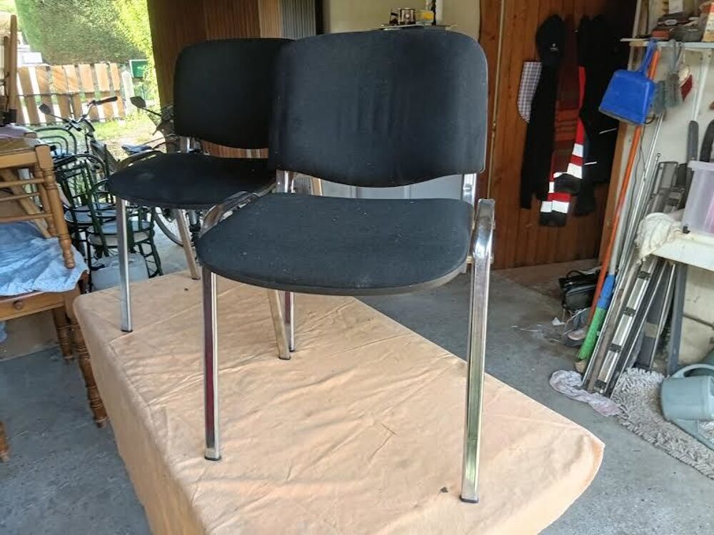 2 CHAISES VISITEUR MOBY BASE Meubles