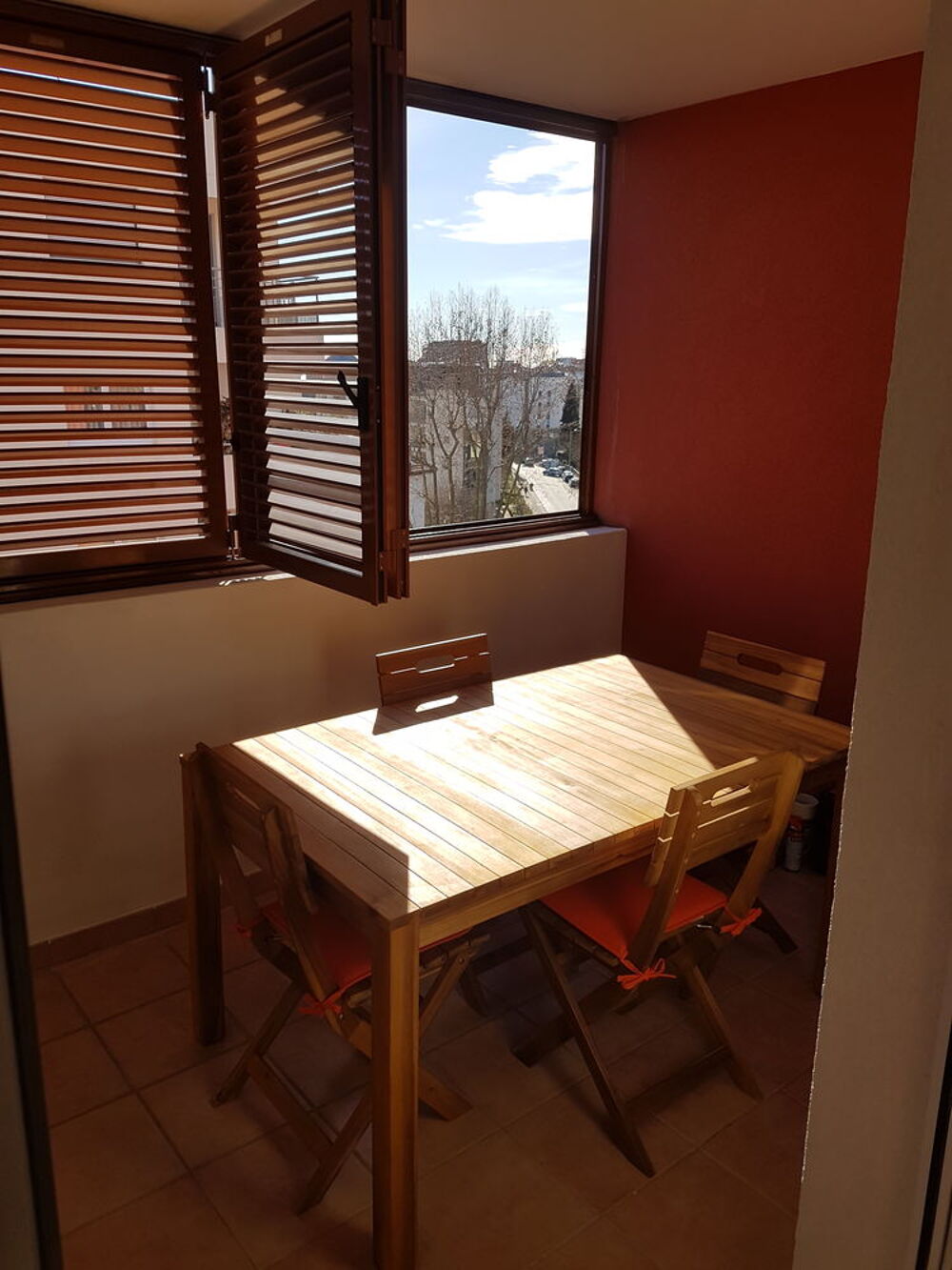 Location Appartement Beaux studio meuble quartier Antigone Montpellier