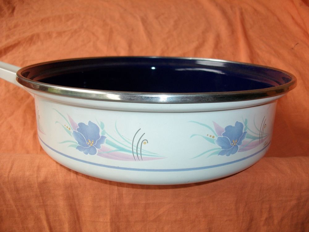 Sauteuse en &eacute;mail - neuve Cuisine