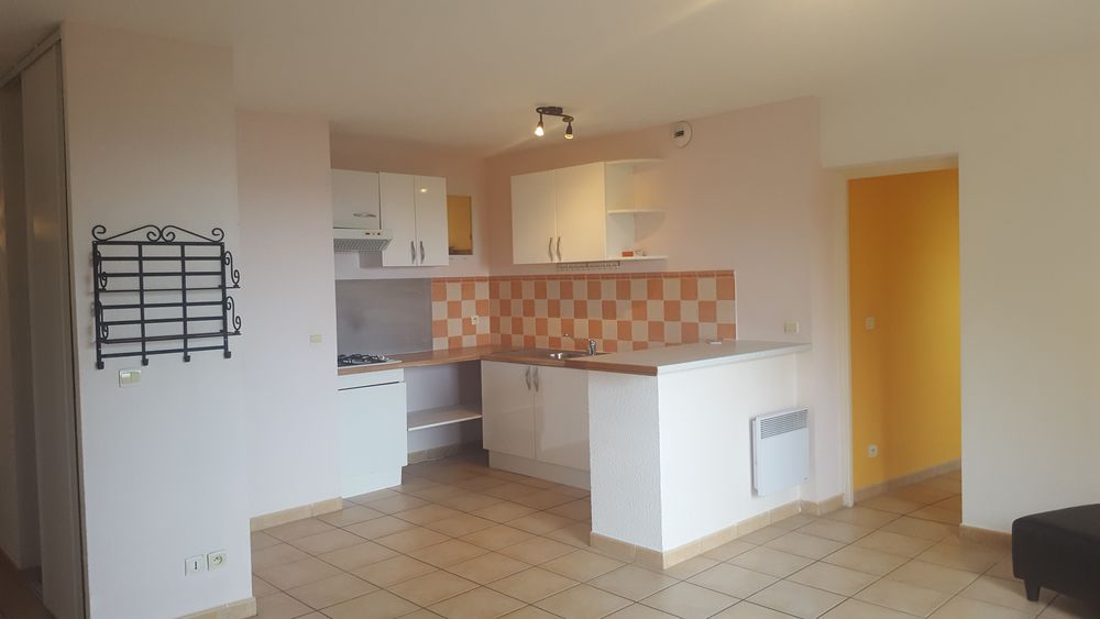 Location Appartement APPT T2 DE 54 M2 Solliès-ville