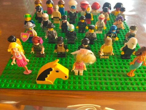 des personnages LEGO par lots de dix 10 Mirecourt (88)