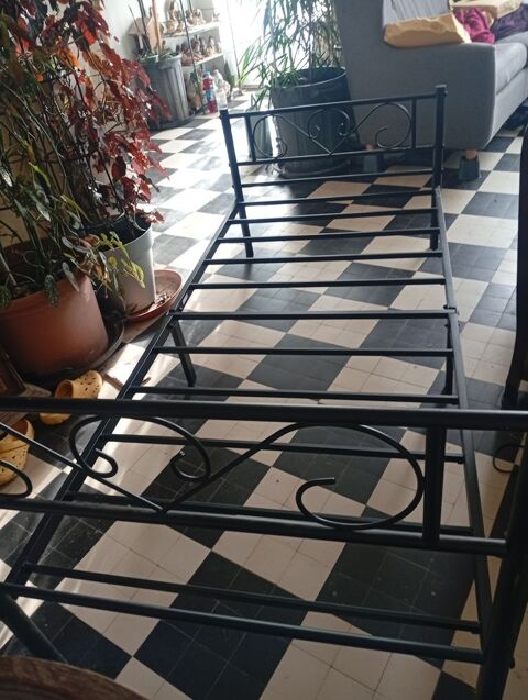 Lit en fer forg  25 Chteaudun (28)