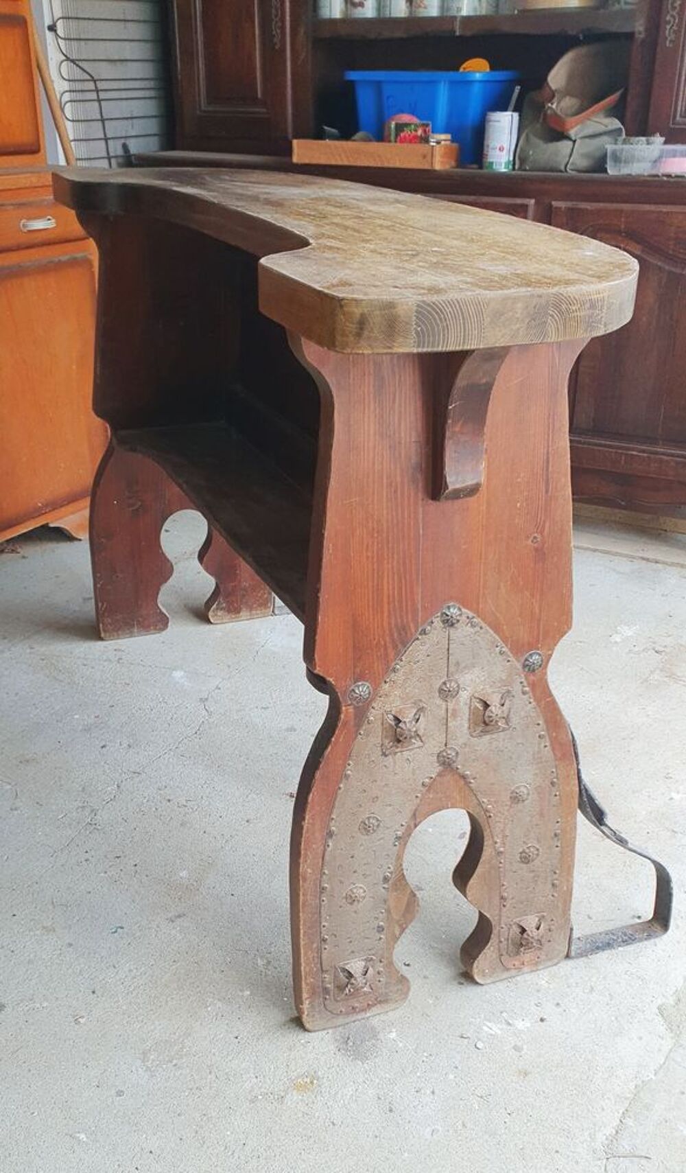 Bar original type chevalerie bois et ferrures Meubles