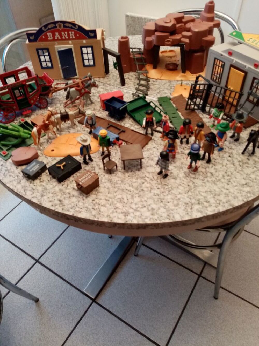 PLAYMOBILES Jeux / jouets