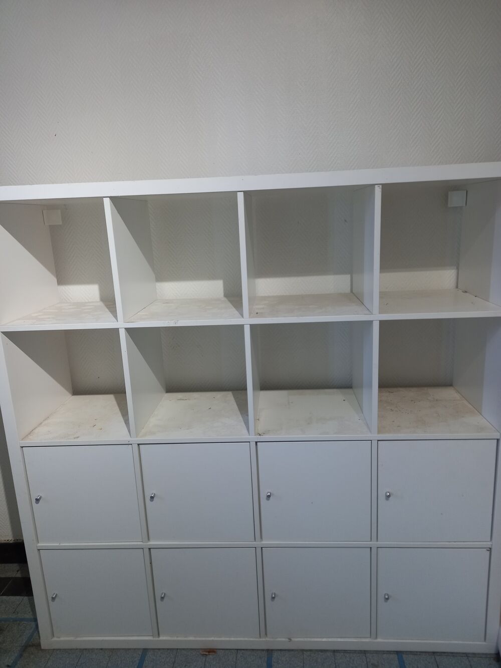 Sommiers, meubles, buffet, tables de nuit, bureaux, etc Meubles