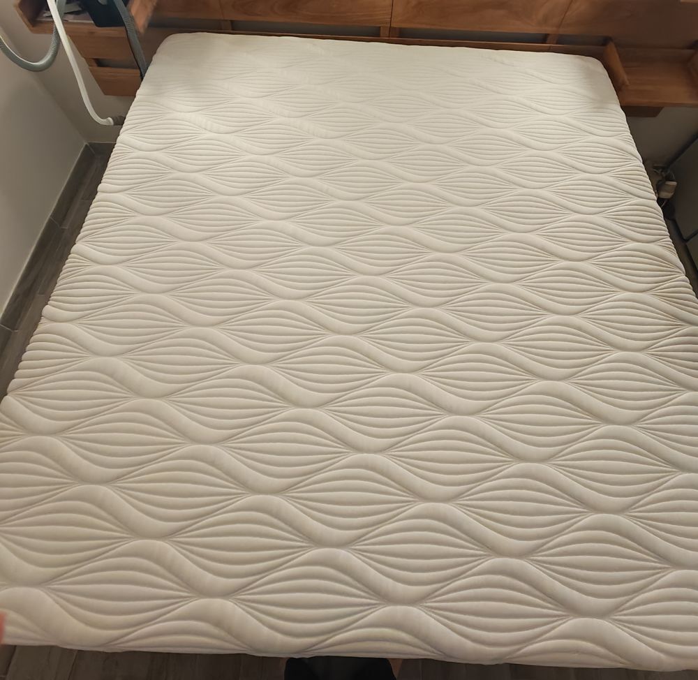 Matelas sp&eacute;cial dos &eacute;tat neuf Meubles