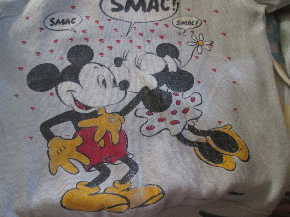 Sweat &quot;Vintage&quot; couleur kaki pale ,motif &quot;Mickey et Winnie 