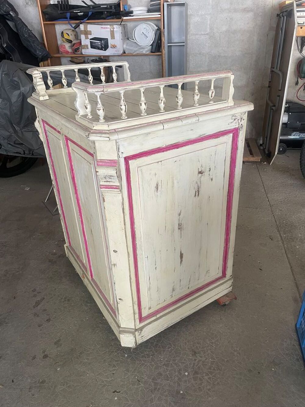 Comptoir ancien de mercerie Meubles