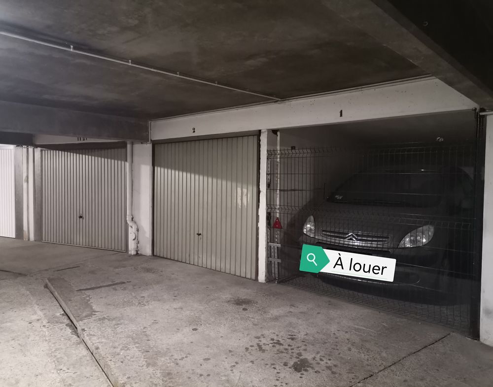 Location Parking/Garage NOISY LE GRAND : PARKING (EN SOUS SOL) FERME PAR UN GRILLAGE Noisy-le-grand