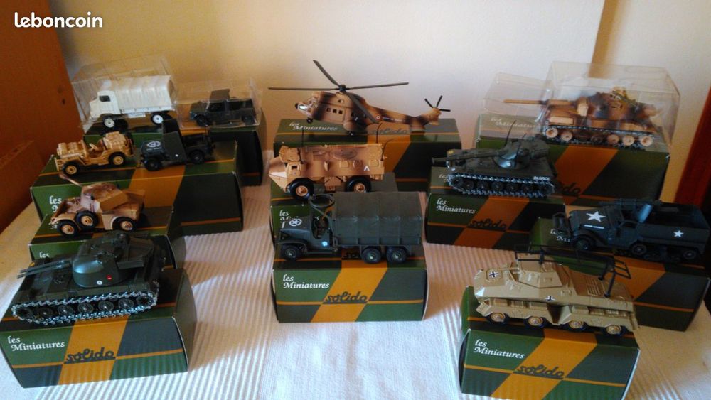 COLLECTION DE 34 VOITURES MINIATURES MILITAIRES SOLIDO Jeux / jouets
