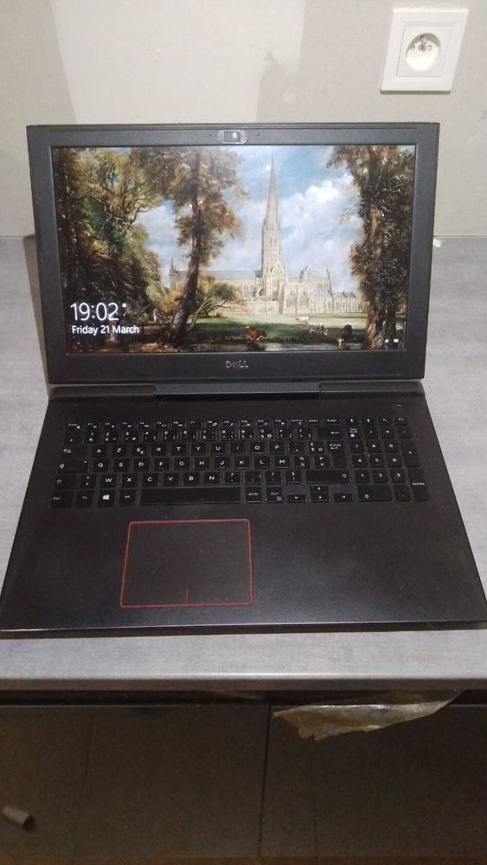 DELL Inspiron 15 Gaming 7577
Matériel informatique