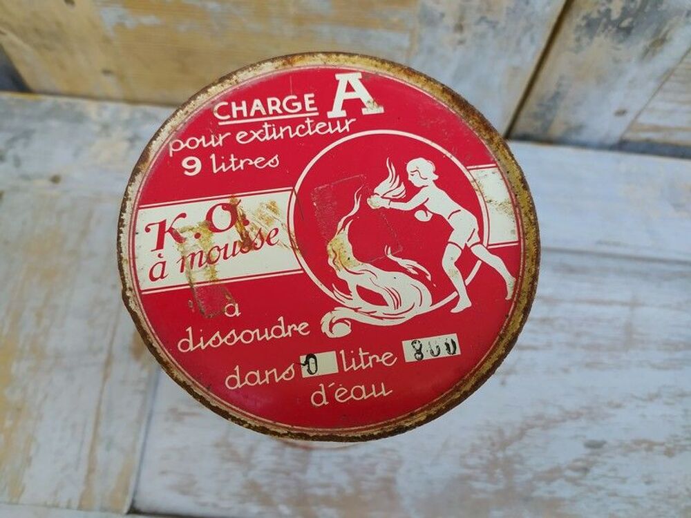 Boite Publicitaire Recharge Extincteur Knock-Out Pompier 