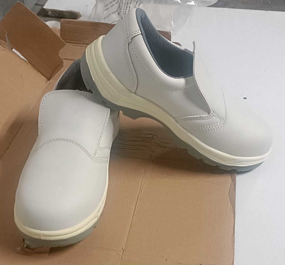 chaussures de s&eacute;curit&eacute; femme et homme blanc 38 et 40 Chaussures