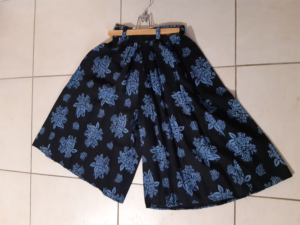 Jupe Culotte Noire + Motifs 1980. Vêtements