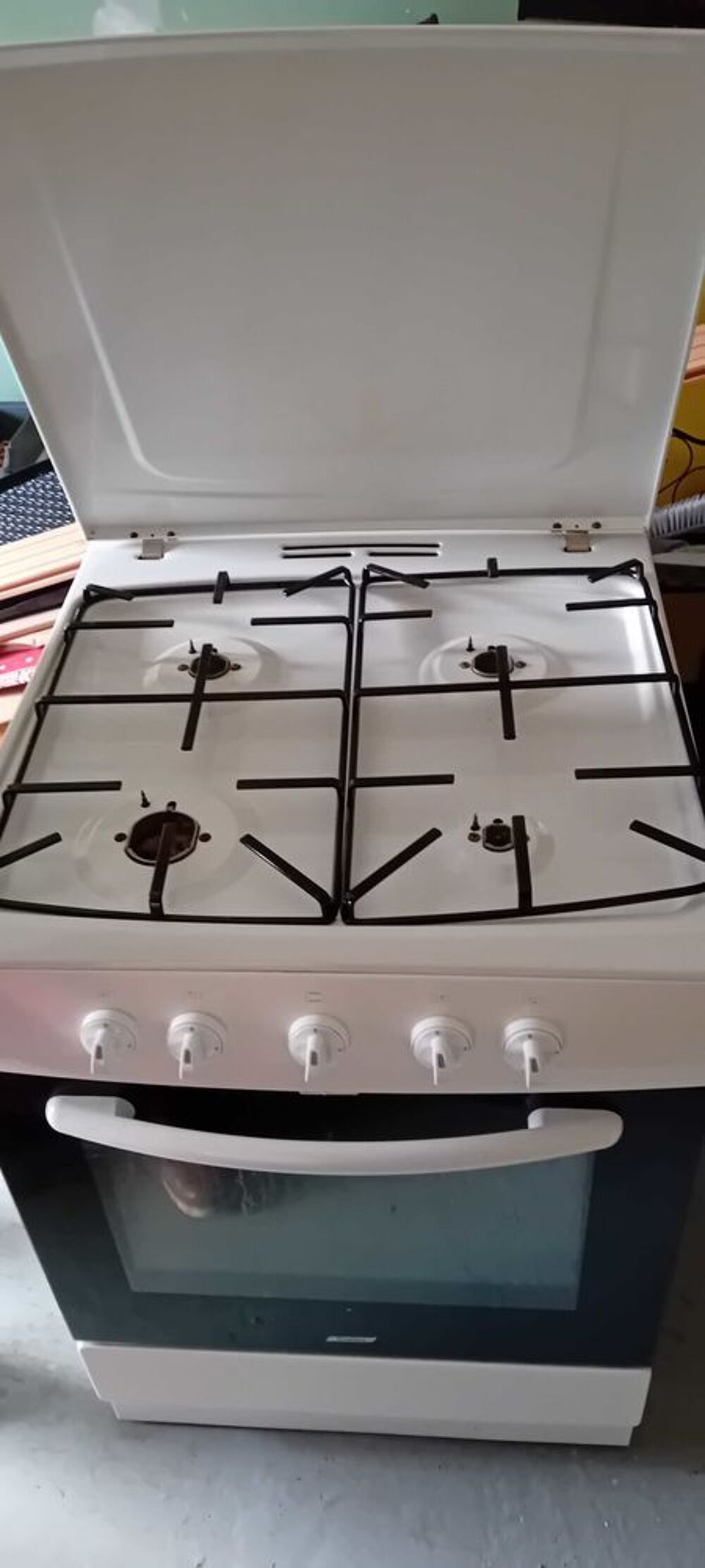 gaziniere &agrave; gaz Electromnager