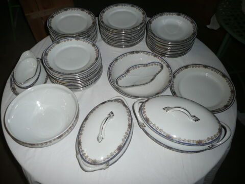 Service de vaisselle en porcelaine vintage 110 L'Aigle (61)