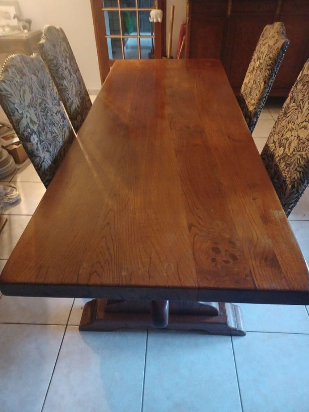 Tr&egrave;s jolie table Monast&egrave;re Meubles