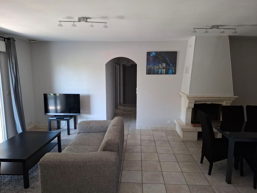 Vente Maison Maison 101 m², 5 pièces, garage, buanderie, terrain 800m² Mollégès