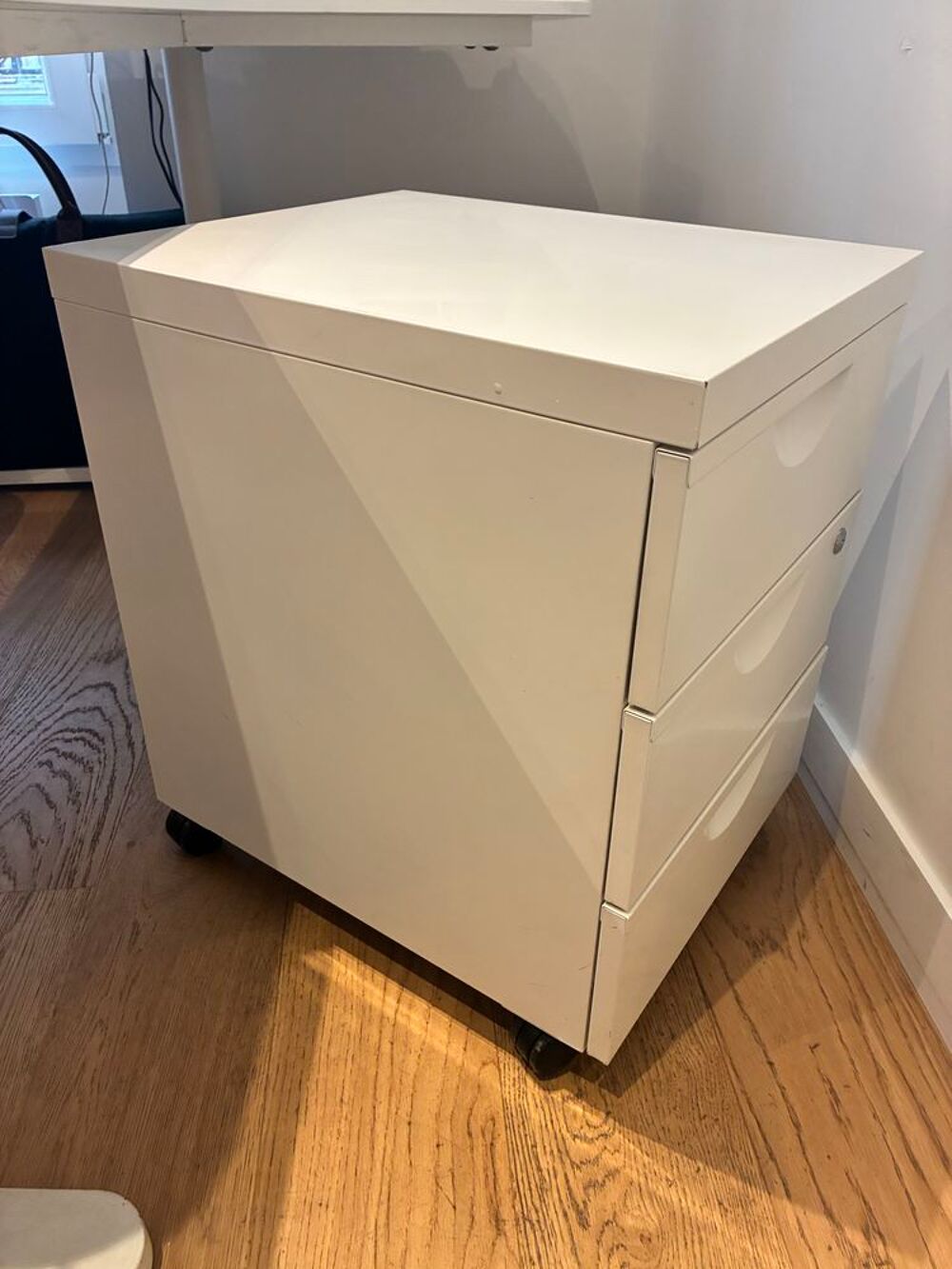 Caisson de bureau IKEA en m&eacute;tal blanc Meubles
