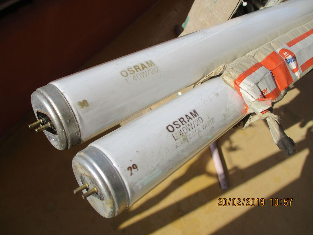 Lot de 17 n&eacute;ons Sylvania + Osram + Thorn Bricolage