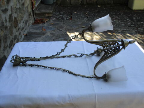 Ancienne suspension luminaire. 40 Roanne (42)