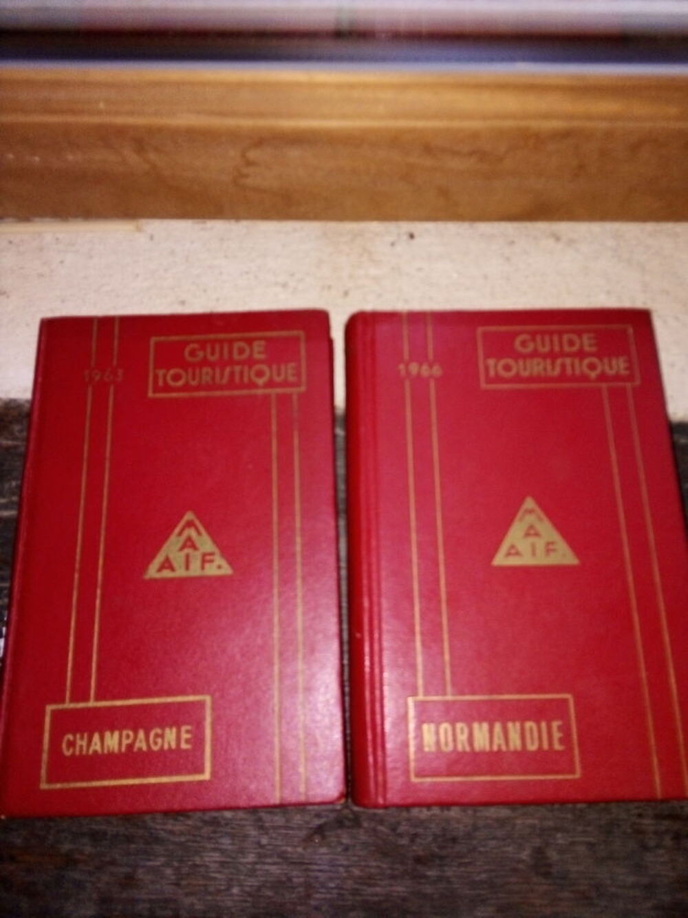 divers livres scientifiques chimie , physique , geologie ... Livres et BD