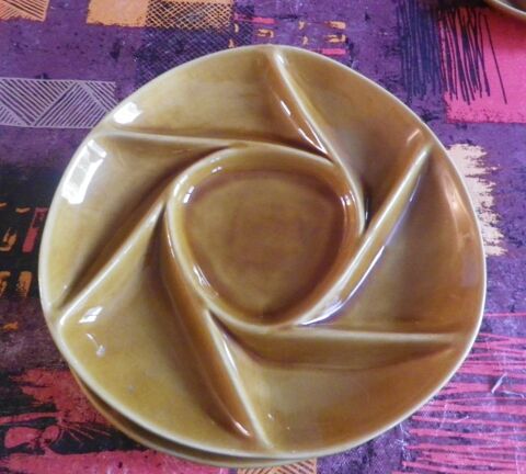 5 ASSIETTES A FONDUE LONGCHAMP 30 Attainville (95)