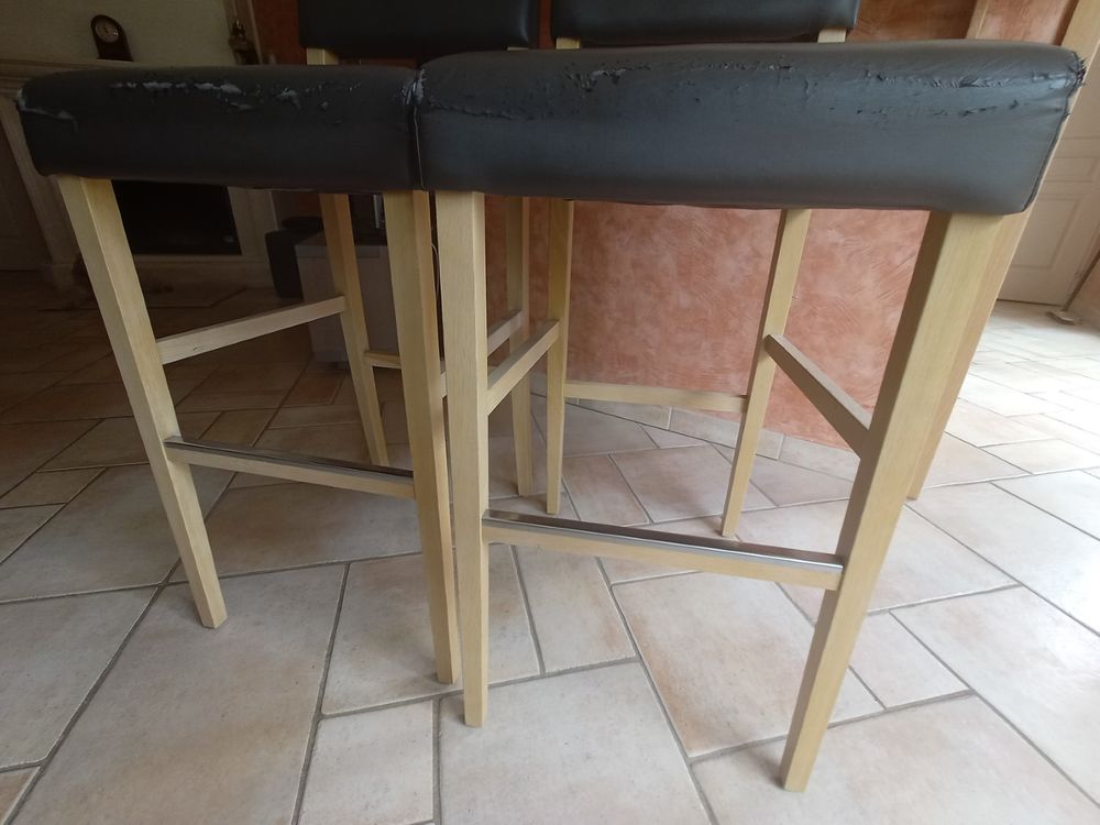 2 Tabourets/Chaises de bar, ch&ecirc;ne massif du Jura par Artisan Meubles