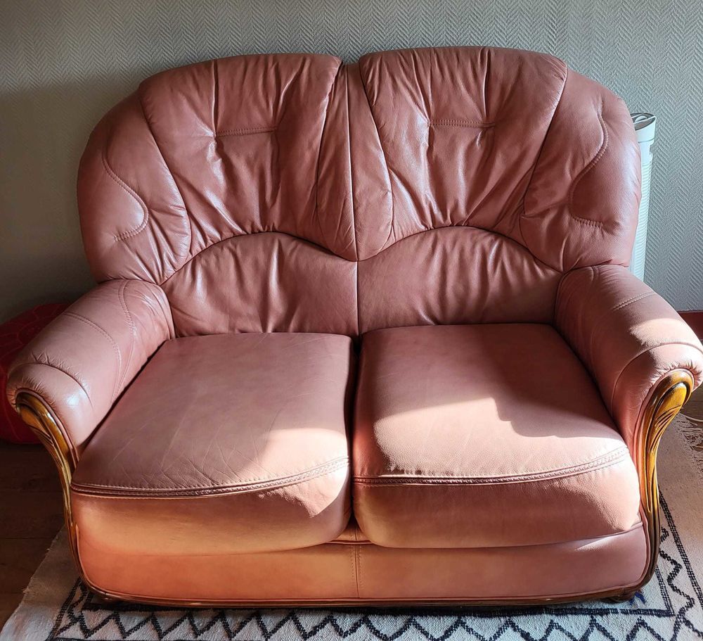 vendre lot fauteuil + canap&eacute; en cuir couleur brique 150 euros Meubles