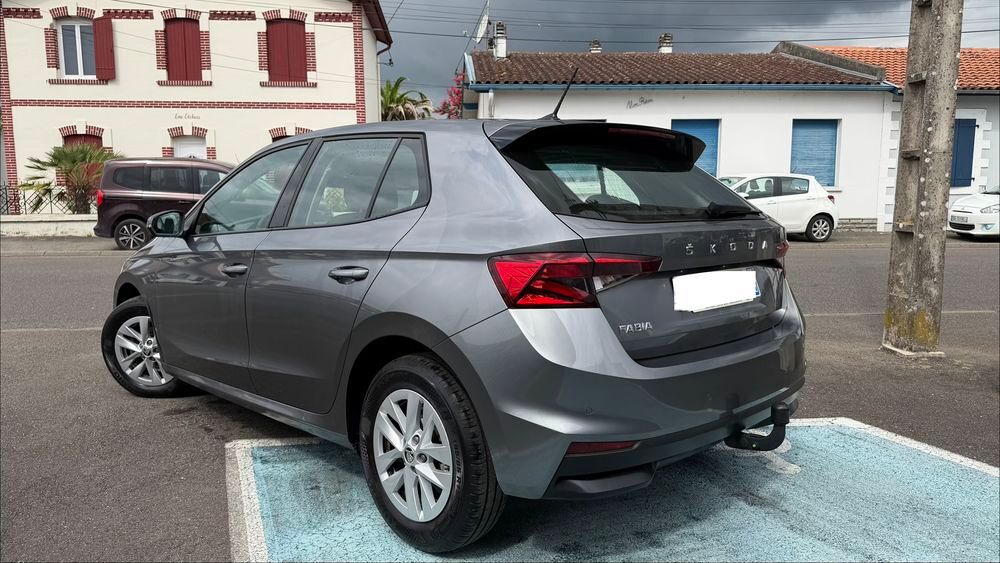 Fabia 1.0 TSI 95 ch BVM5 Ambition 2023 occasion 40100 Dax