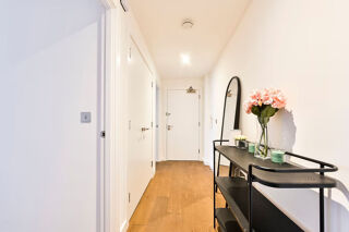  Appartement à louer 1 pièce 42 m² Suresnes