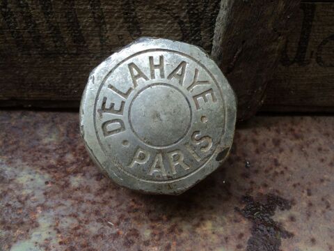 Ancien Bouchon de Radiateur ou Cache Écrou de Roue Delahaye. 40 Loches (37)