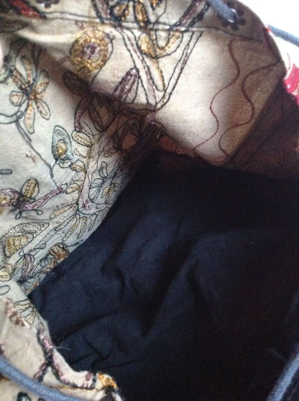 SAC &Agrave; DOS INDIEN EN TOILE BROD&Eacute;E COLOR&Eacute;E Maroquinerie