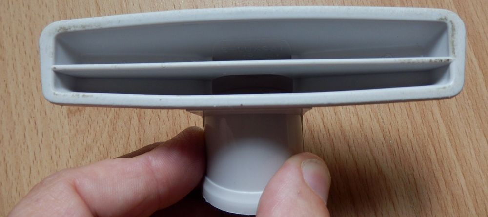 Aspirateur - Embout pour aspirateur Gris : Tr&egrave;s bon &eacute;tat Electroménager