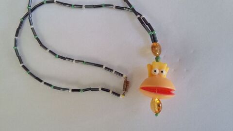 Collier pendentif avec personnage Quickos 15 Verneuil-sur-Vienne (87)