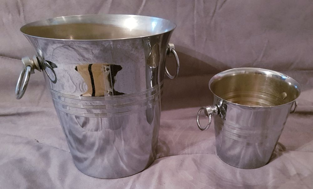 2 Seaux &agrave; Champagne (ou autres boissons) et gla&ccedil;ons en bon Décoration