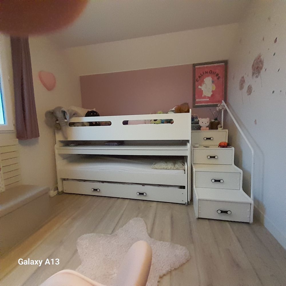 Chambre enfants
3 couchages
Meubles