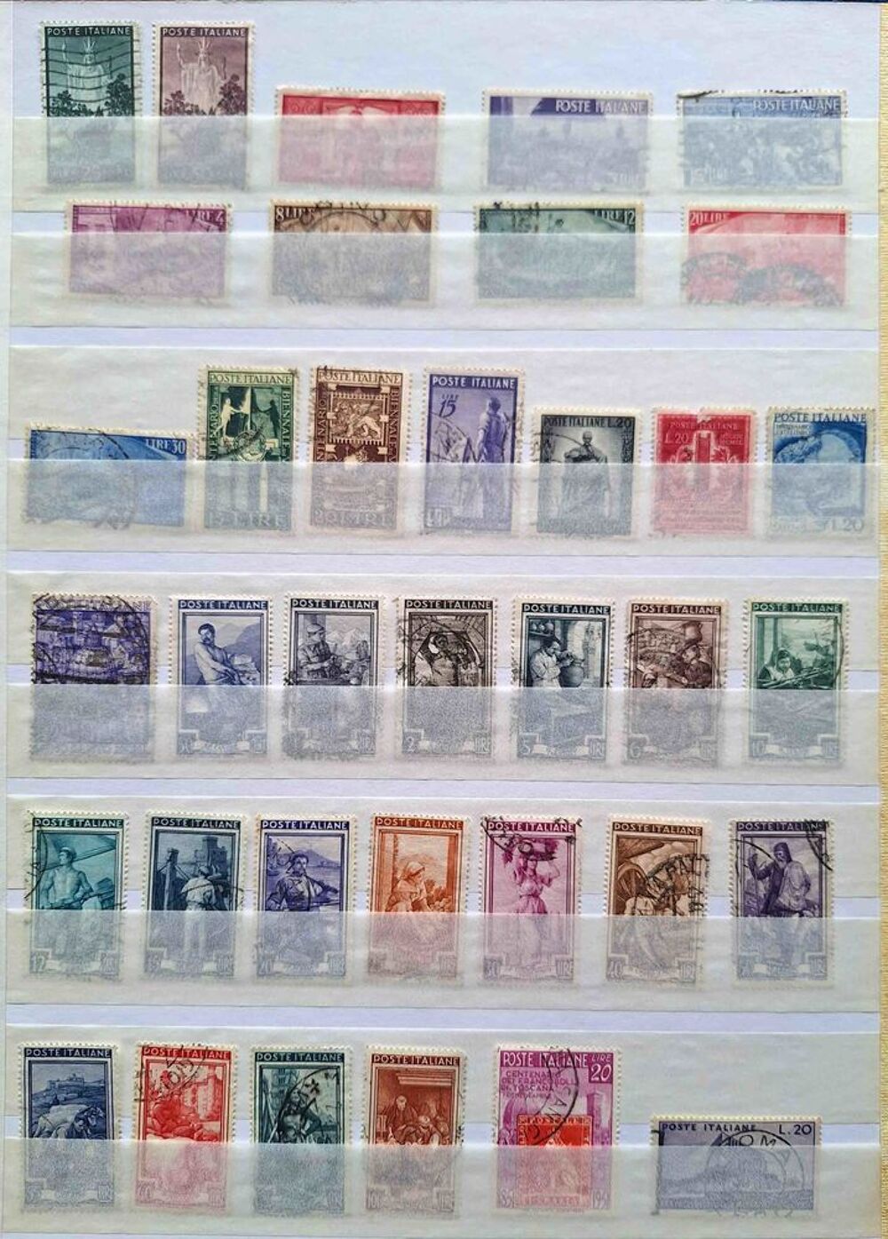 S&eacute;rie de timbres de collection d'Italie 