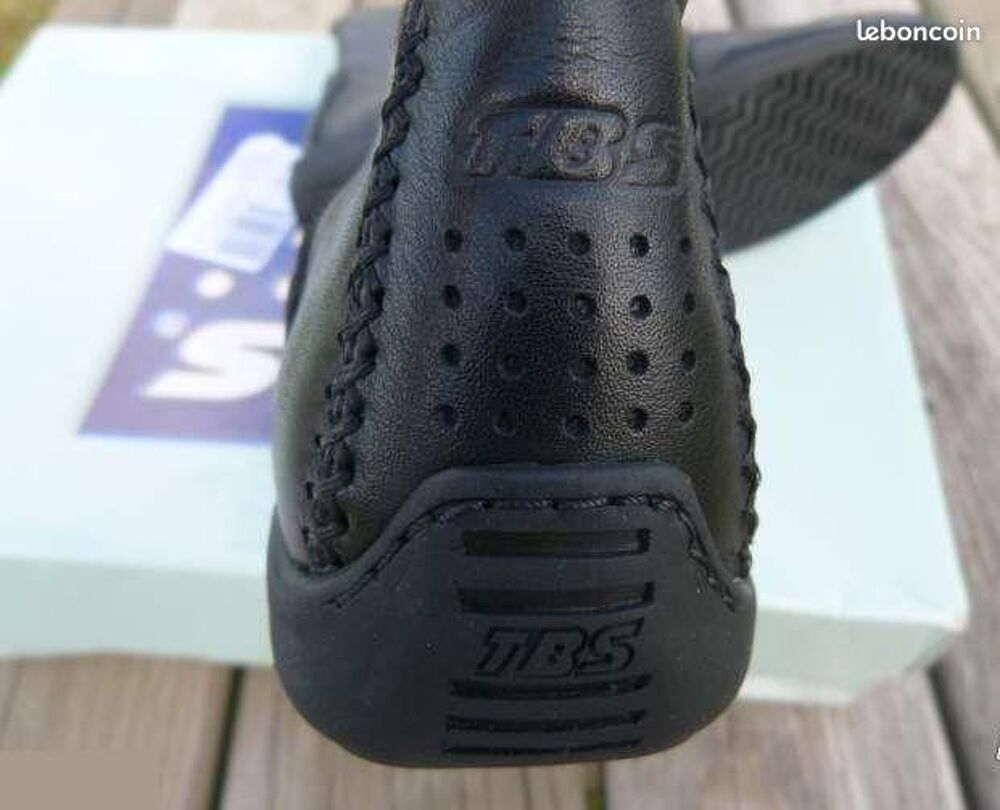 Bottes TBS cuir neuve - taille 40 Chaussures