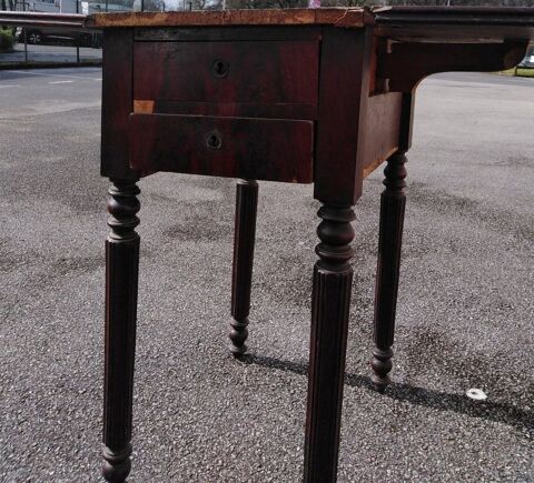 Table chevet ancienne 30 Saint-Sbastien-sur-Loire (44)